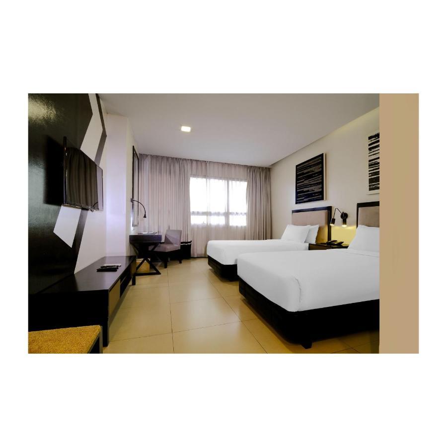 Summit Hotel Magnolia Cidade Quezon Exterior foto